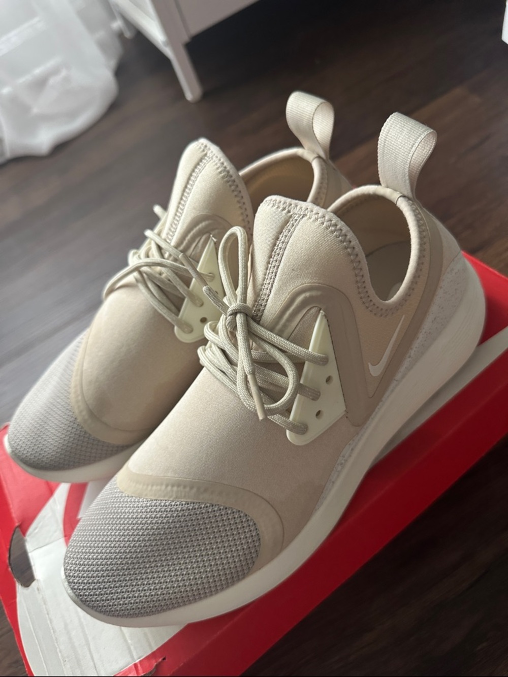 Nike React Trainer in Light Coconut/Platinum